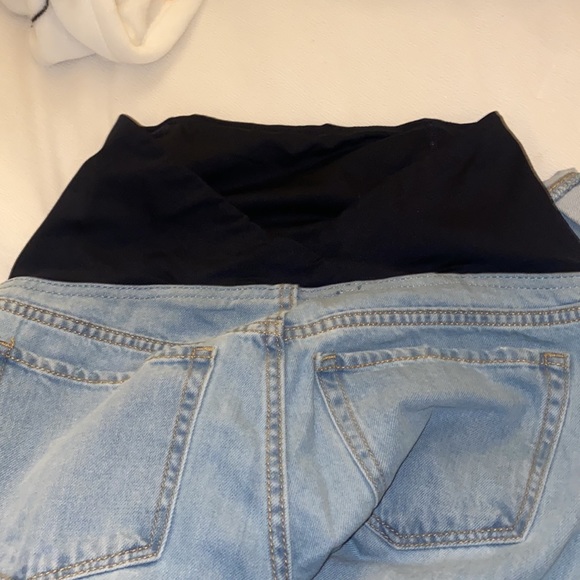 Ingrid & Isabel Maternity Jeans (size 2) - Picture 6 of 9